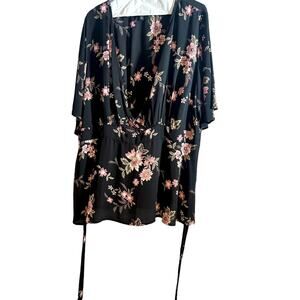 Torrid babydoll surplice top with tie back - Size 4X